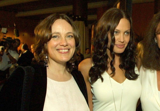Анджелина Джоли крие скандална афера (Почти съсипала връзката й с майка й)