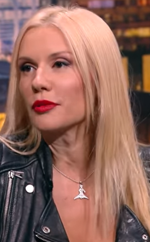 Мария Игнатова заема мястото на Зуека в "Маскираният певец" сн. YouTube