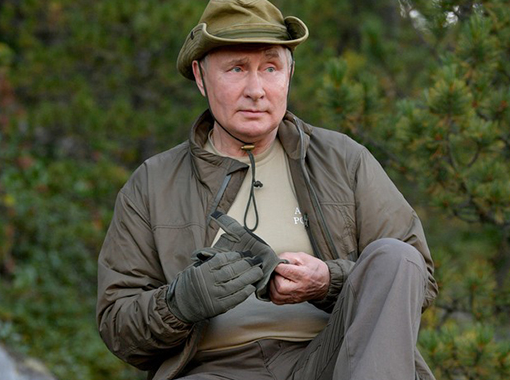 Владимир Путин на палатка и риболов в Сибир (Вижте къде се усамоти руският президент – Снимки)