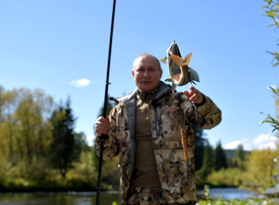 Владимир Путин на палатка и риболов в Сибир (Вижте къде се усамоти руският президент – Снимки)