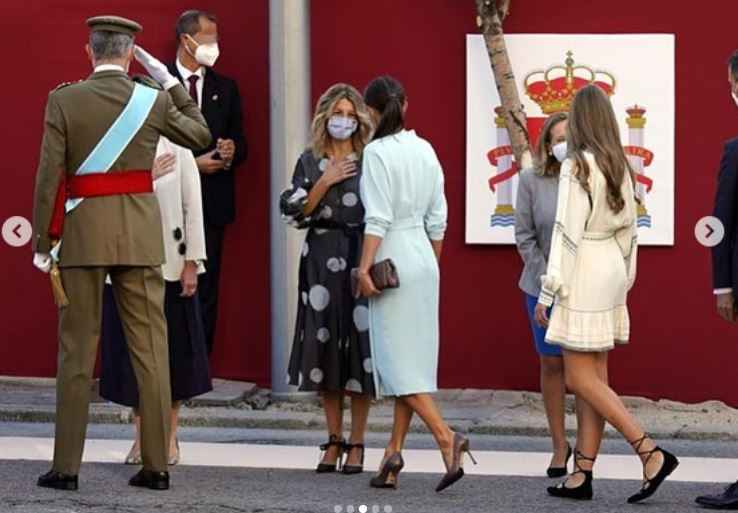 Една принцеса на 14! И София Испанска влиза в управлението на държавата (Снимки) - Снимка 2