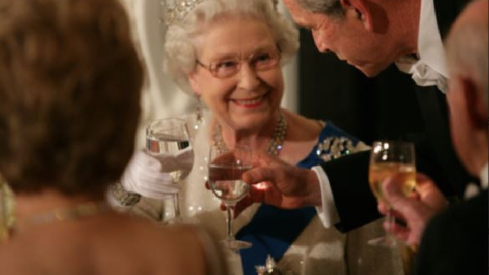 Край на алкохола! Забраниха на кралица Елизабет да пие (Вижте защо)
