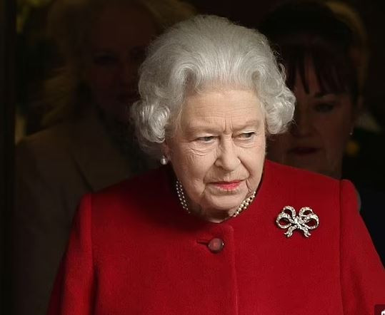 Кралица Елизабет мисли за пенсия вече сн. Инстаграм 