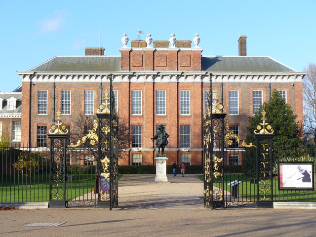 Принц Чарлз затваря двореца Кенсингтън сн. Уикипедия 