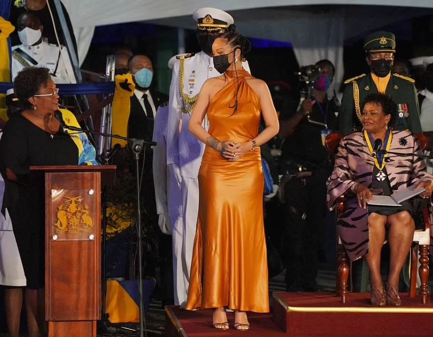 Риана с почетно отличие: Обявиха я за национален герой на Барбадос сн. Инстаграм