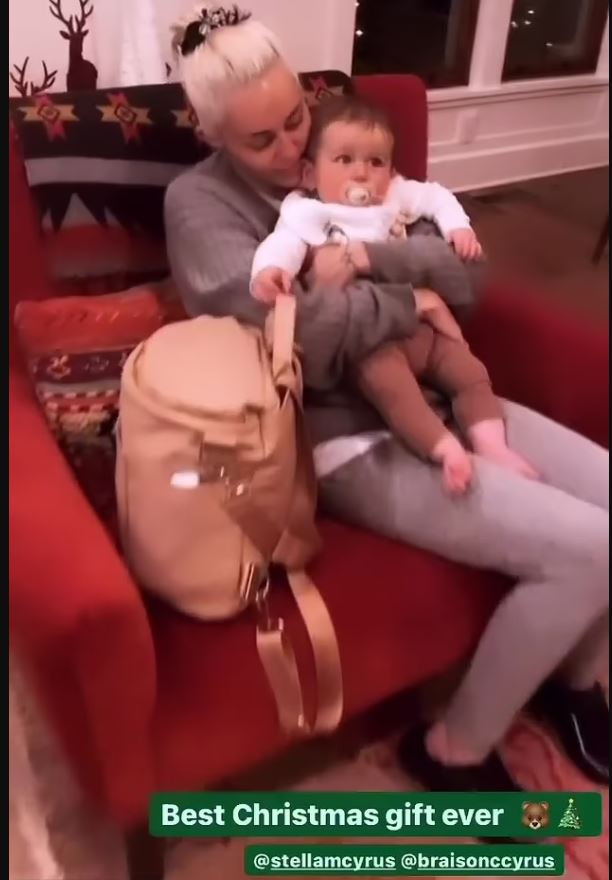 Изненада! Майли Сайръс с бебе на Коледа: Това е най-прекрасният подарък! - Снимка 2