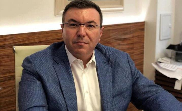 Костадин Ангелов "захапа" Асена Сербезова за мерките