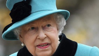 Защо Елизабет II изправи всички на нокти?