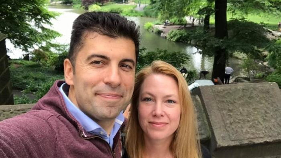 Жената на Кирил Петков не искала да ражда в България