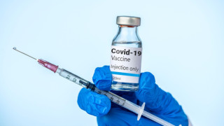 Страхотен пробив на френски учени: Излиза ваксина, която ще спре разпространението на Ковид!