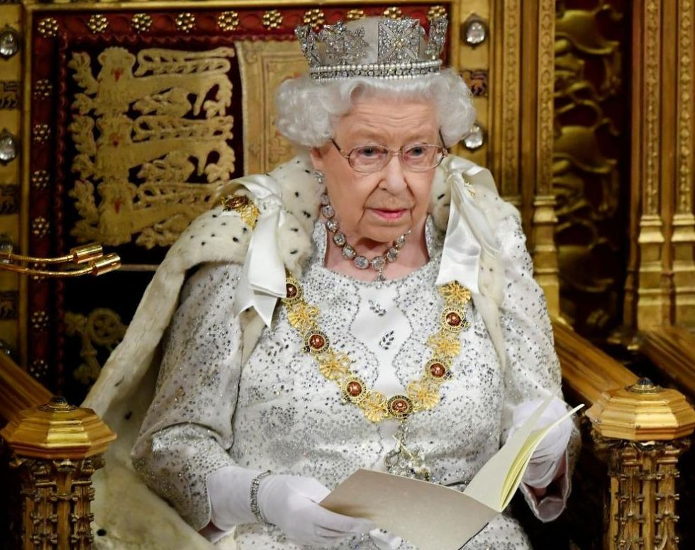 Последни новини: Ето какво е състоянието на Елизабет II (кралицата пипна Ковид)