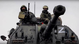 Откъде идва зловещият символ Z върху руските танкове?