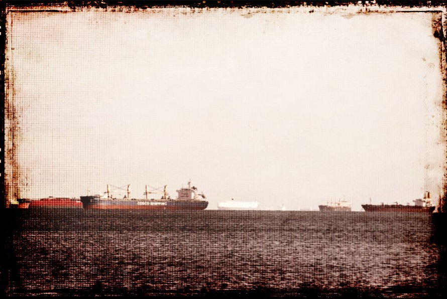 Извънредно: Азовският батальон превзе нашия кораб в Мариупол, българите са заложници!