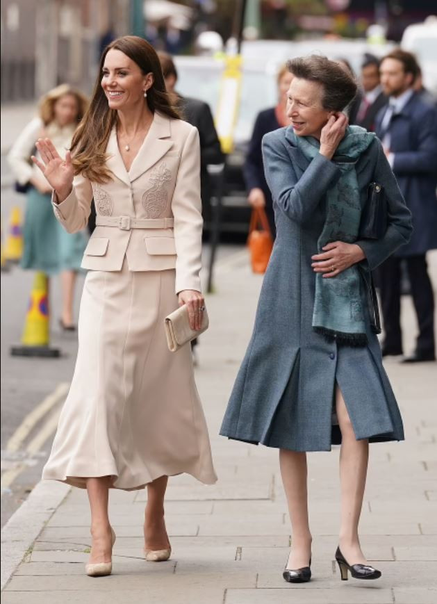 За първи път: Кейт Мидълтън и принцеса Ан с обща изява (Подготвят херцогинята на Кеймбридж за короната?)