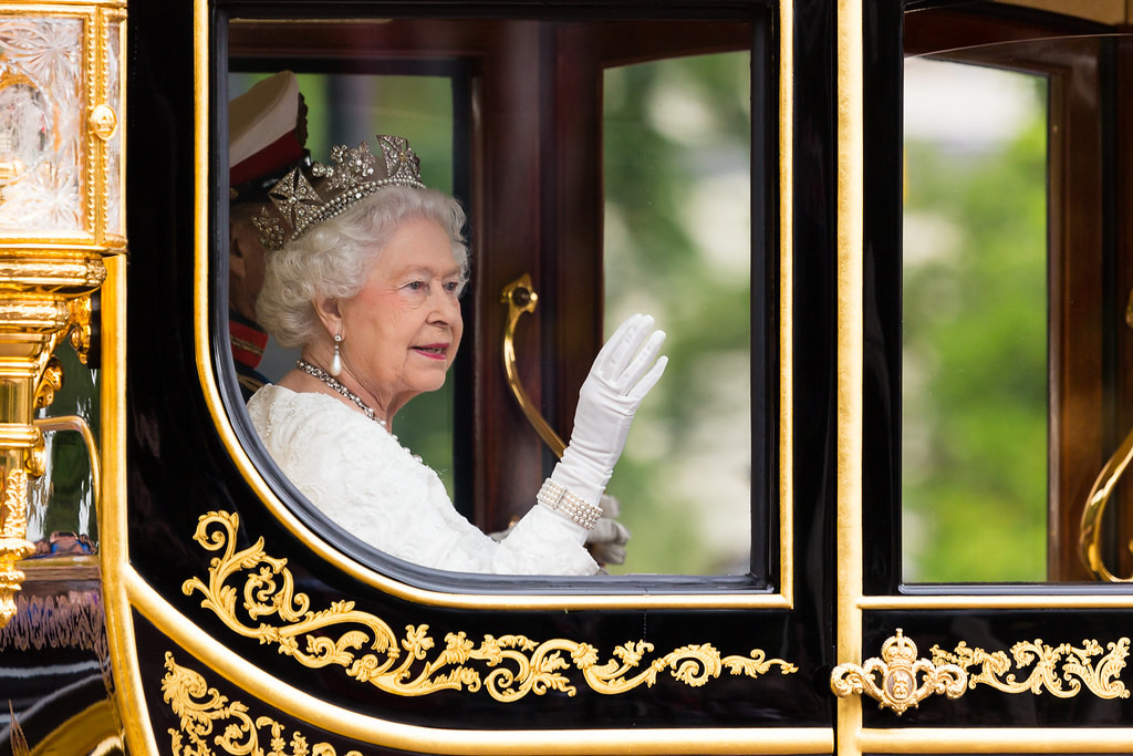 Кралица Елизабет си отива със стил сн. Flickr