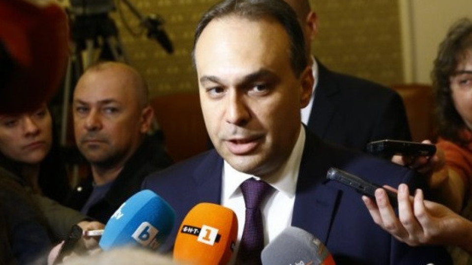 Министър Заков разкри защо самолетът-фантом не е бил свален