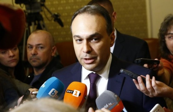 Министър Заков разкри защо самолетът-фантом не е бил свален