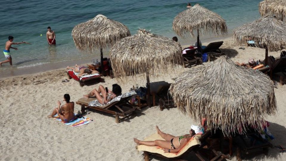 Гърция с тежък удар по туристите в началото на сезона