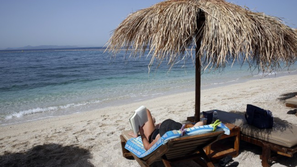 Известен курорт в Гърция жули с жестоки глоби за…