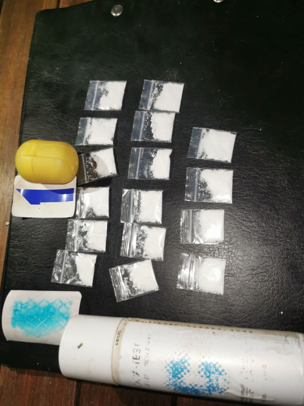 Полицията разби престъпна схема за дрога с викачите по заведенията в Слънчев бряг (ГАЛЕРИЯ СНИМКИ) - Снимка 4