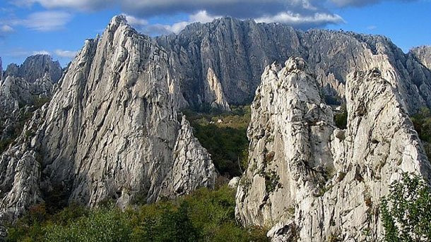 Извънредно: Мъж с прякор Хлебарката вероятно е загинал в планина покрай Враца