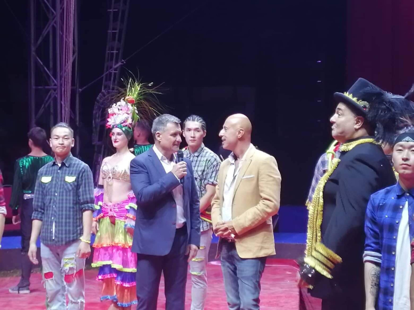 Циркът с най-голямото шапито в България "ВелиЛанд" отвори врати във Велинград