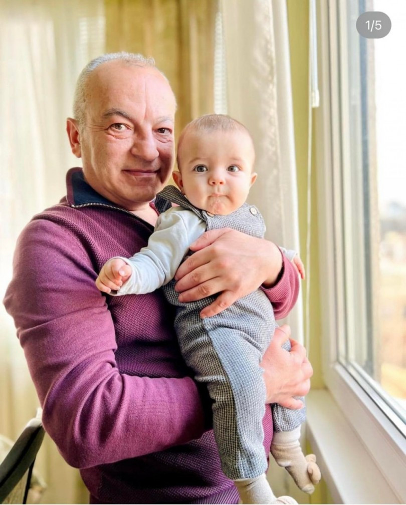 Служебният премиер Гълъб Донев е щастлив дядо (ГАЛЕРИЯ СНИМКИ)