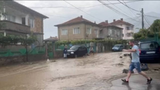 Ужас: Воден ад в Карлово, има бедстващи хора