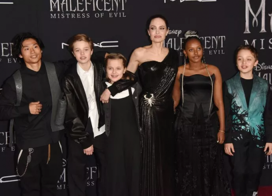 Анджелина Джоли възобнови срещите на децата с Брад (Актрисата в ужас да не ги загуби)
