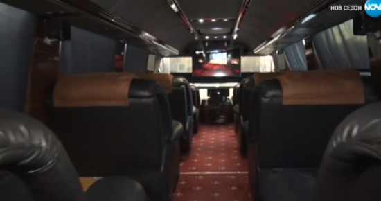Николина Чакърдъкова с личен автобус за 1 млн лева (Вижте луксозното й возило) - Снимка 3