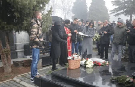 Цеца Величкович 20 години не можа да прежали Аркан (Вижте снимка от помена)