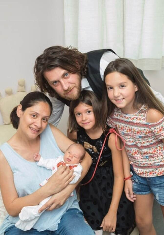 Весели Плачков обича да се грижи за семейството си сн. Фейсбук