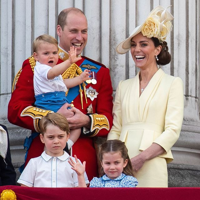 Принц Луи с дрехите на чичо си Хари на рождения ден на Елизабет Втора сн. Инстаграм/ kensingtonroyal
