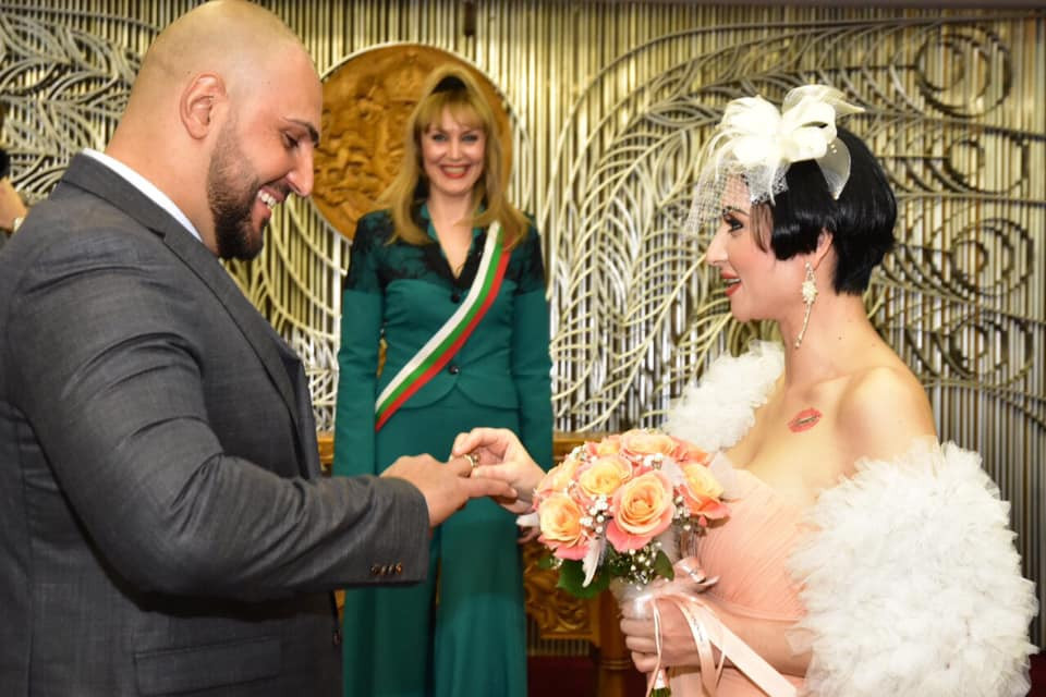 Софи Маринова и Гринго вдигат сватба от безпаричие? сн. Фейсбук