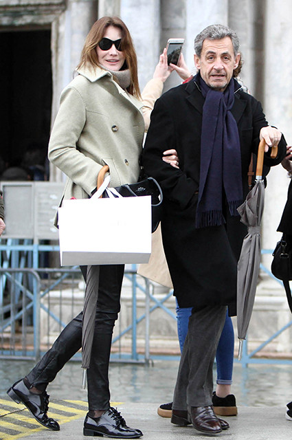 Карла Бруни и Никола Саркози на романтична почивка във Венеция (Вижте как отбелязаха 11 г от брака си) - Снимка 2