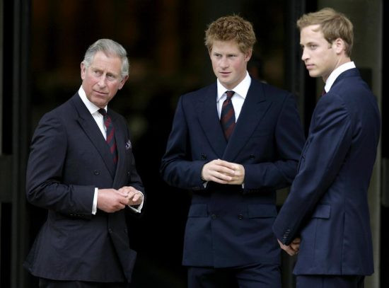 Принц Чарлз накарал Уилям да зареже Кейт през 2007 г (Вижте цялата истина за раздялата им)