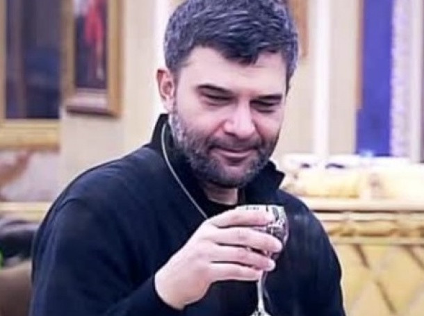 Тодор Славков пак в плен на пиянските запои (Вдига чаши до зори)