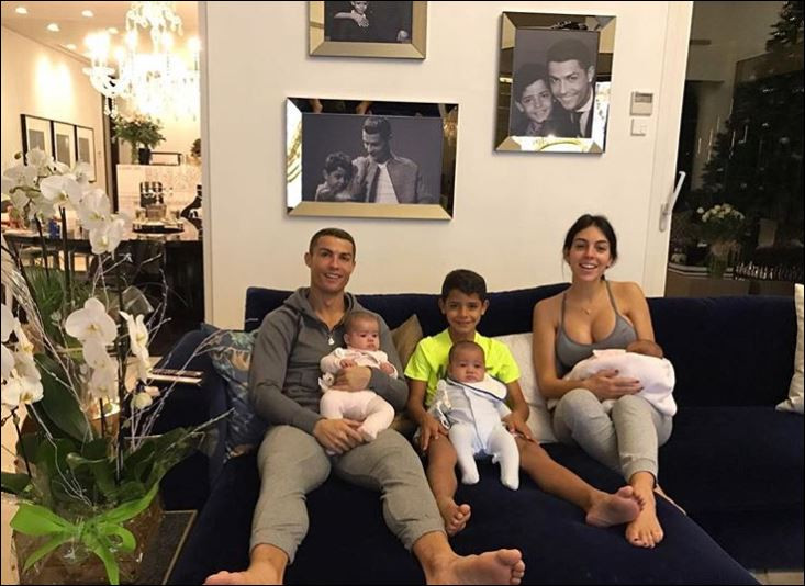 Кристиано Роналдо получи подкрепа от цялото семейство сн. Инстаграм 
