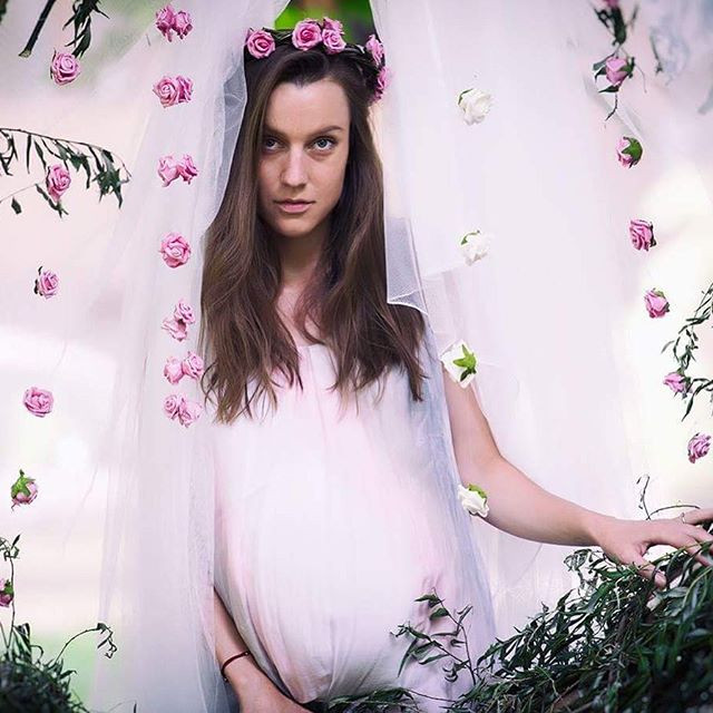 Дария Симеонова с нежна фотосесия преди раждането на първото й дете сн. Инстаграм