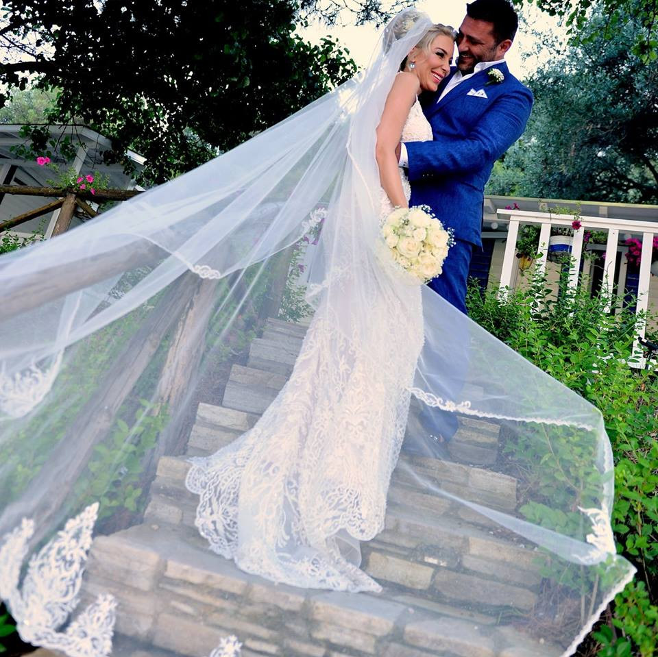 Антония Петрова и Ивайло Батинков отпразнуваха месец от сватбата си сн. Фесйбук