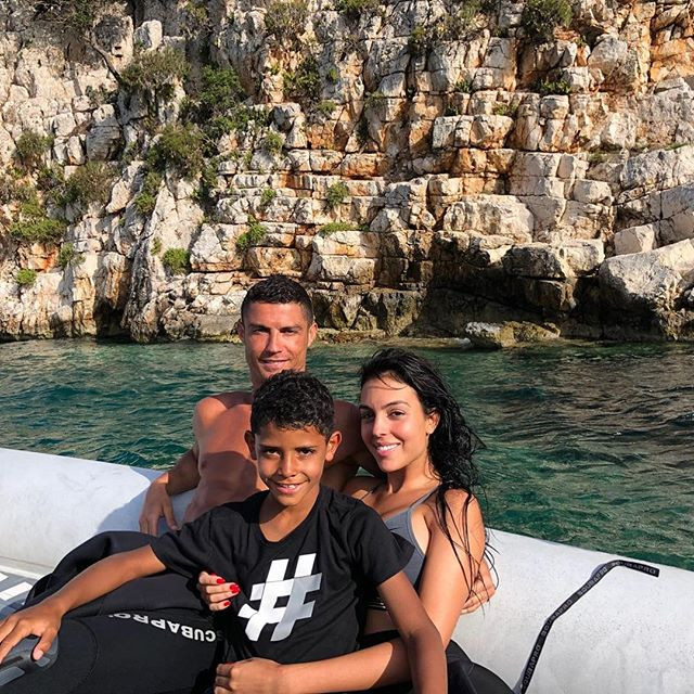 Кристиано Роналдо заведе семейството си на почивка сн. Инстаграм