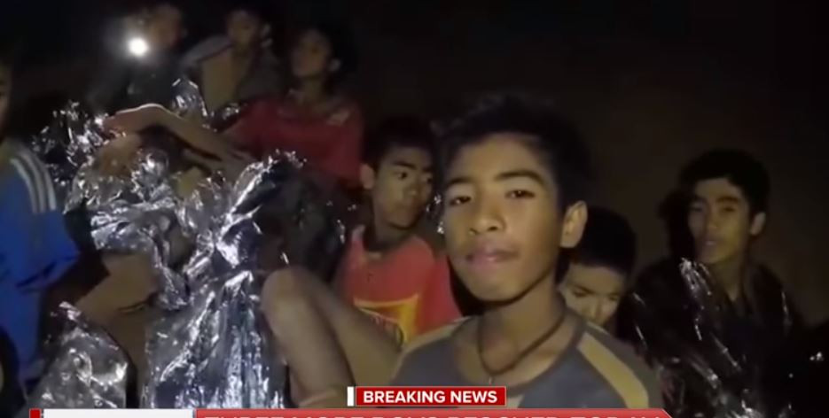 Спасиха 8 от заседналите в пещера деца в Тайланд 
