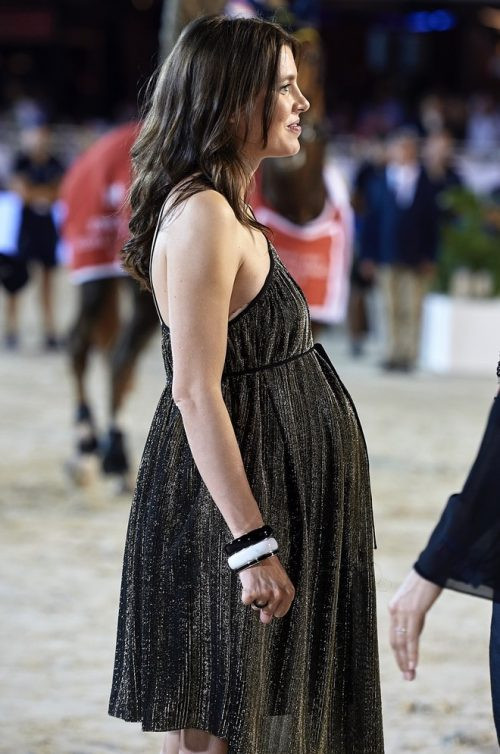 Бременната Шарлот Казираги на турнир по езда (Вижте внучката на Грейс Кели преди раждането)