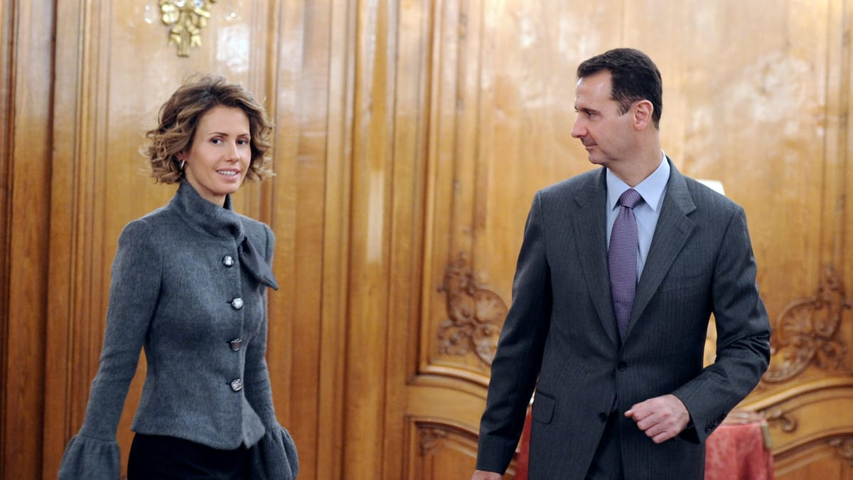 Асма среща съпруга си Башар ал Асад докато е на специализация по офталмология в Лондон 