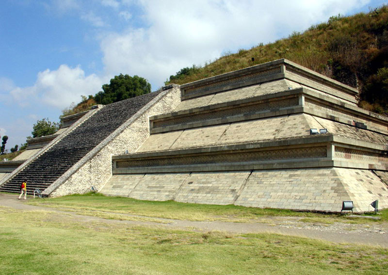 Пирамидата Чолула е най-голямата на Земята