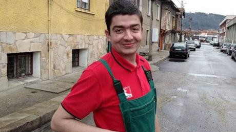 Българският Мистър Бийн работи в местна фирма в Дупница