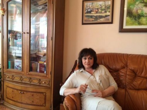 Корнелия Нинова отвори вратите на луксозния си дом (Вижте в какво баровско жилище живее) - Снимка 2