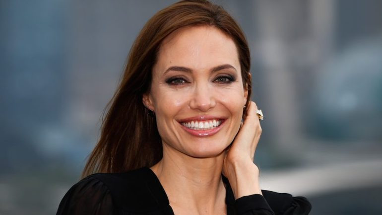 Анджелина Джоли отново сияе от щастие