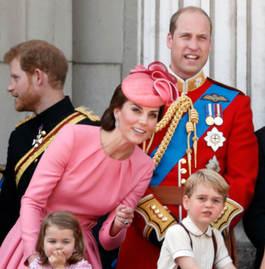 Принц Уилям и Елизабет II се скараха заради бременната Кейт (Вижте всичко за скандала)