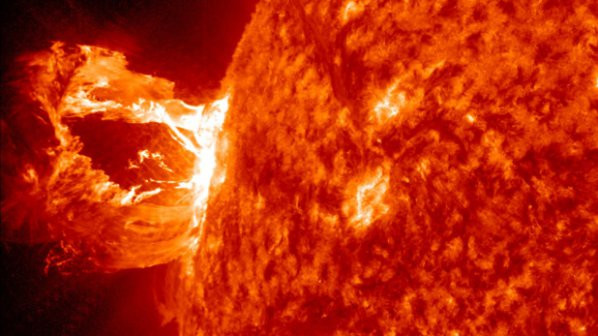 Слънчево изригване ли ще докара края на света, се чудят учени